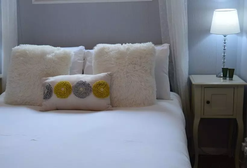 Hotelli Goblin Coombe Glamping