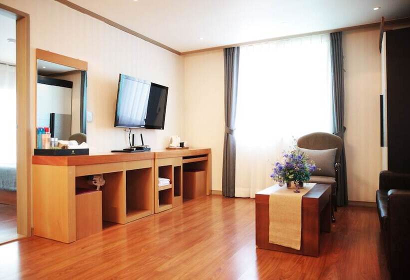 La Belle Hotel In Tongyeong