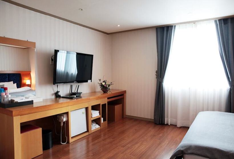 La Belle Hotel In Tongyeong