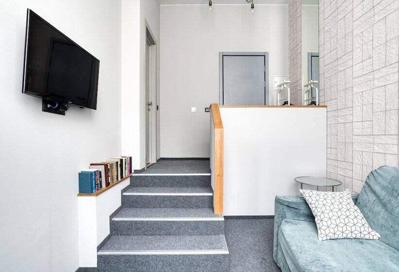 בית מלון כפרי Library