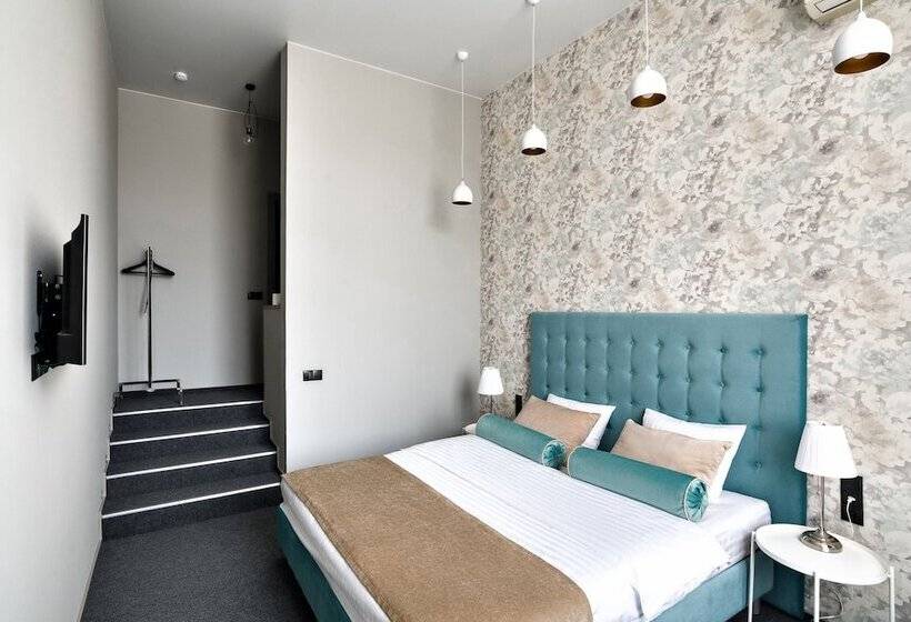 בית מלון כפרי Library