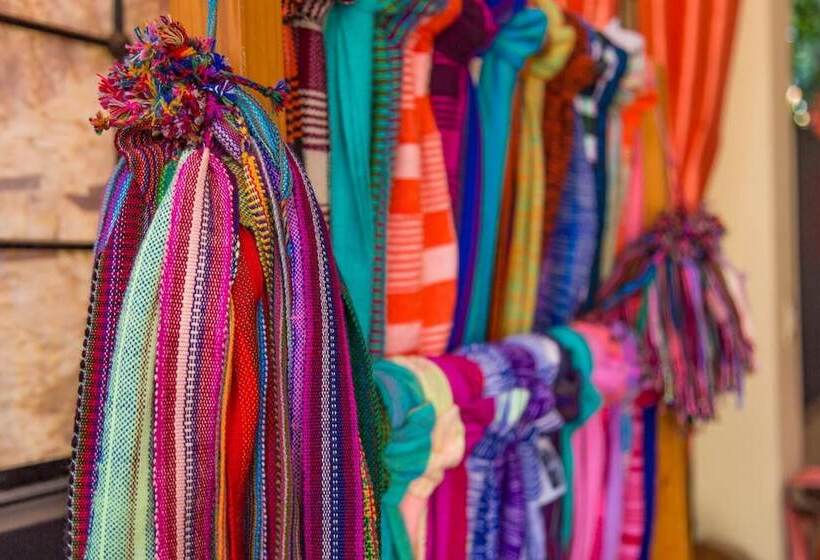 هتل Posada De Belssy