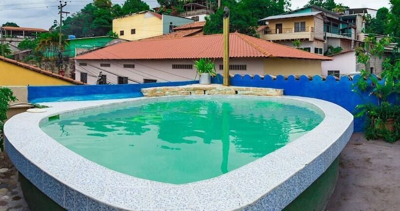 هتل Posada De Belssy