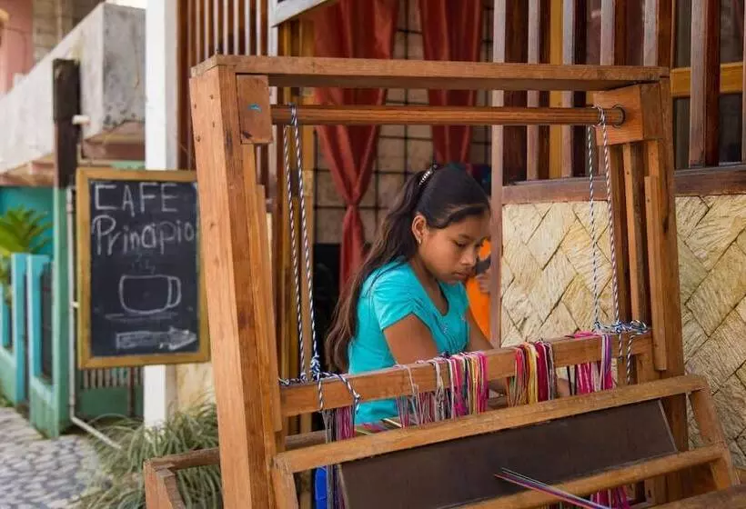 هتل Posada De Belssy