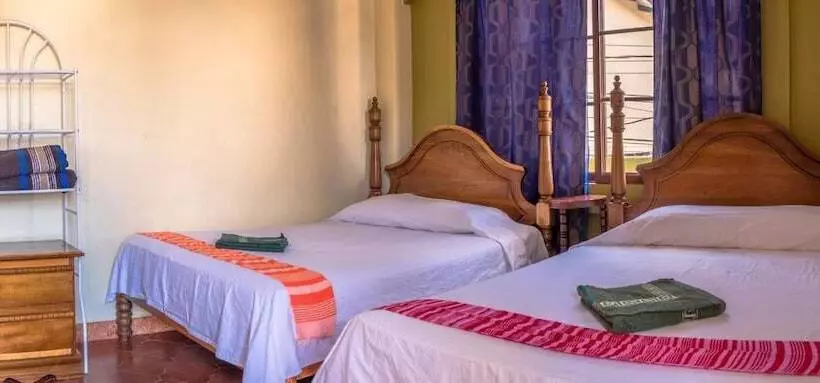 هتل Posada De Belssy