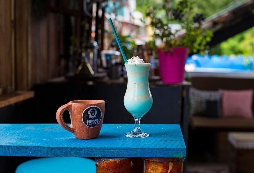 هتل Posada De Belssy