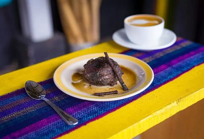 هتل Posada De Belssy