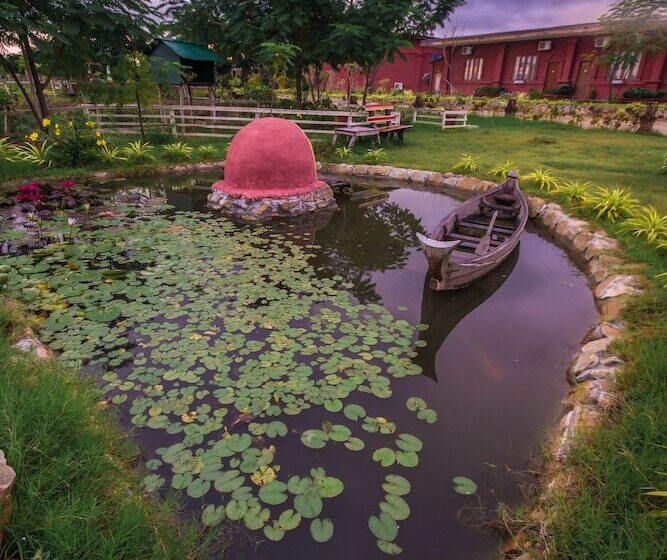 هتل Royal Emerald River View Resort