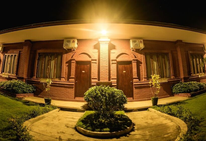 هتل Royal Emerald River View Resort