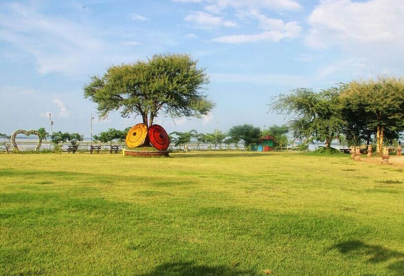 هتل Royal Emerald River View Resort