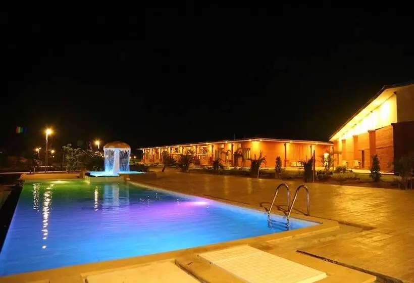 هتل Royal Emerald River View Resort