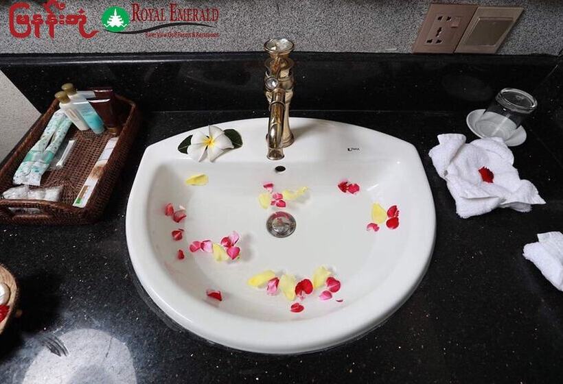 هتل Royal Emerald River View Resort