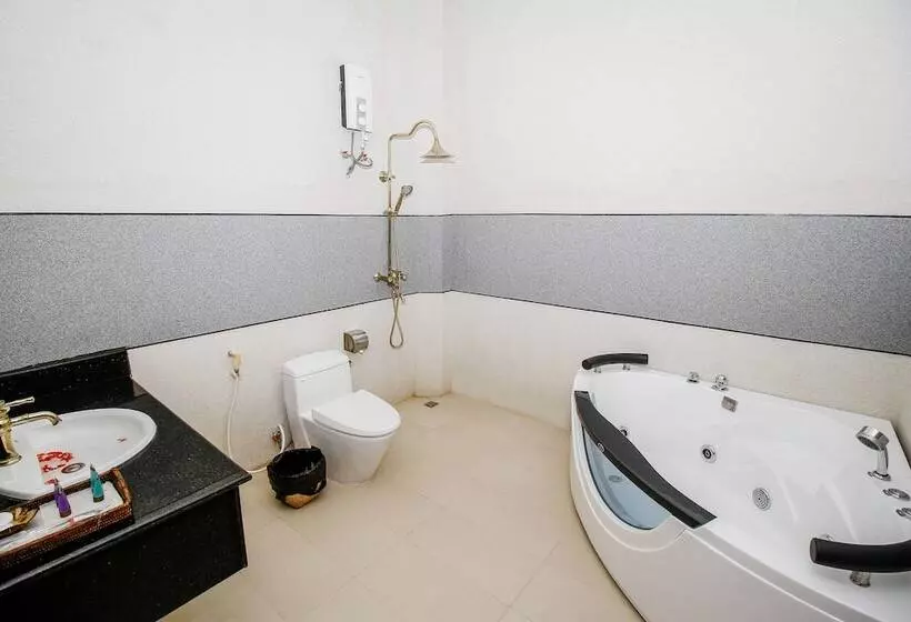 هتل Royal Emerald River View Resort