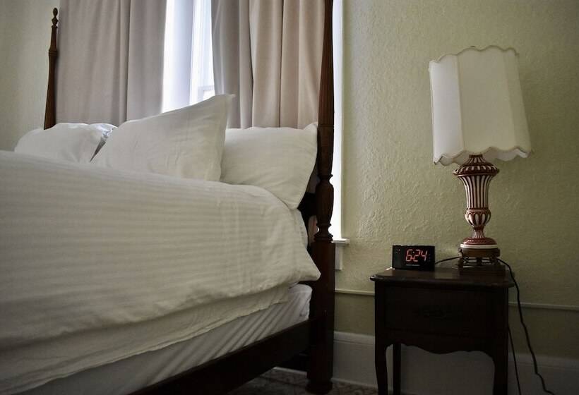 Szálloda The Deland