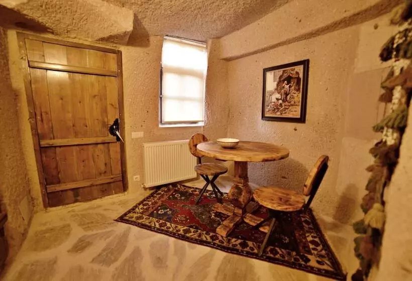 هتل Valley Inn Cave