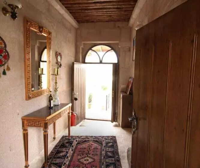 هتل Valley Inn Cave