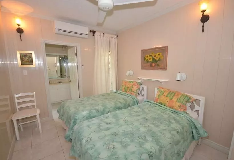 Idleawile Villa, 5br By Jamaican Treasures