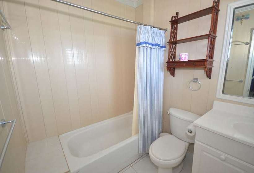 Idleawile Villa, 5br By Jamaican Treasures