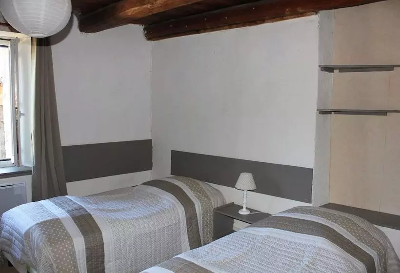 Les Fermes Du Chateau  Gite Le Cantou