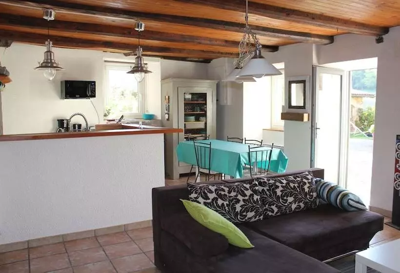 Les Fermes Du Chateau  Gite Le Cantou