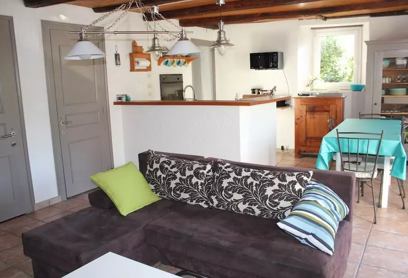 Les Fermes Du Chateau  Gite Le Cantou