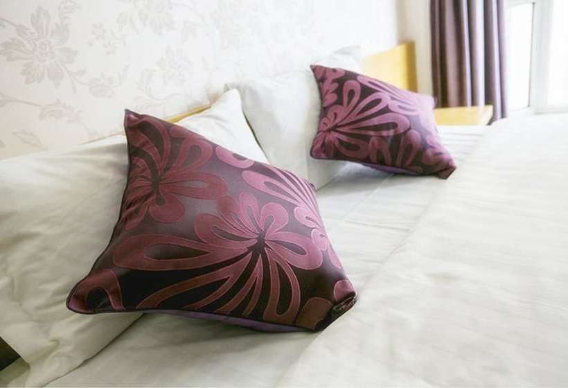 Love Holiday Inn Apartment