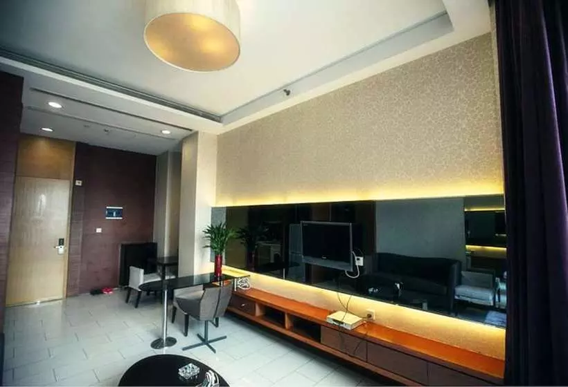 Love Holiday Inn Apartment