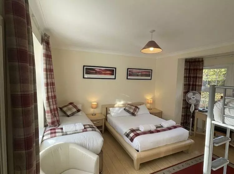 Oakhurst Gatwick B&b
