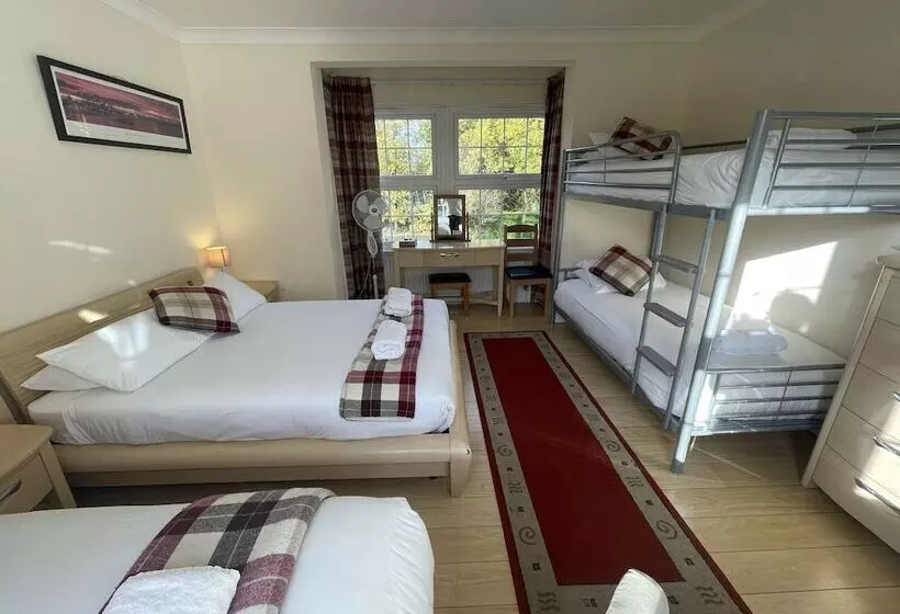 Oakhurst Gatwick B&b