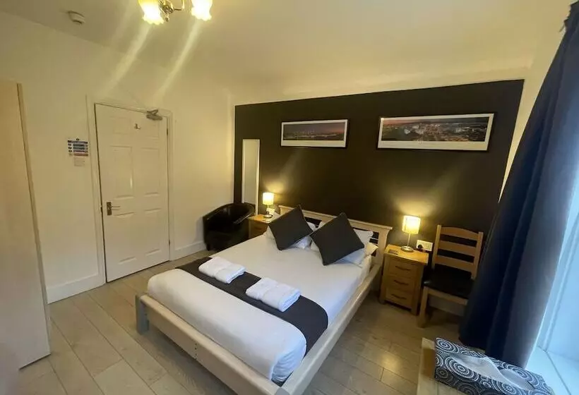 Oakhurst Gatwick B&b