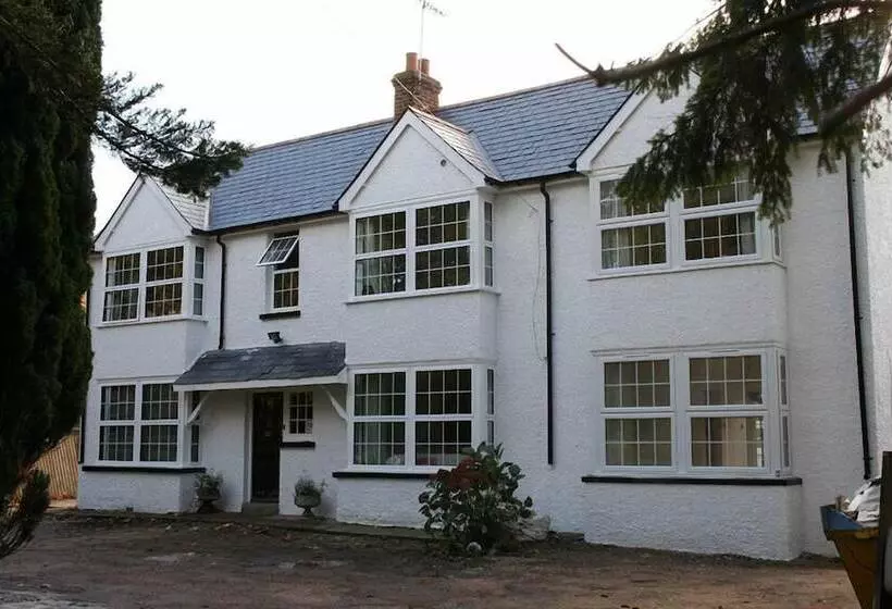 Oakhurst Gatwick B&b