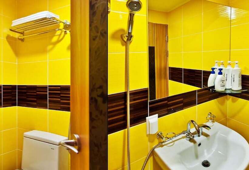 Pensão Favian Guest House