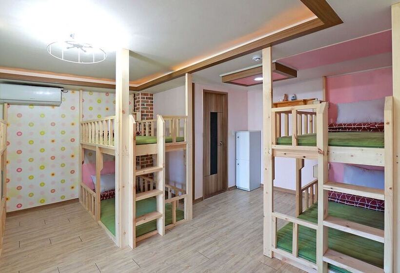 Pensão Favian Guest House