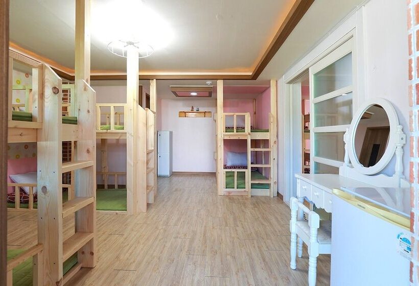 Pensão Favian Guest House