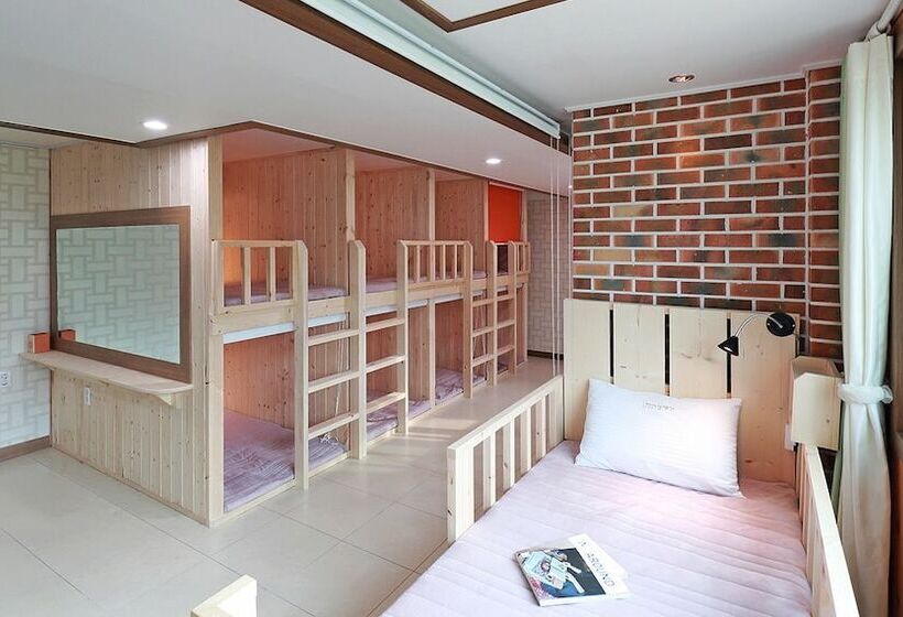 Pensão Favian Guest House