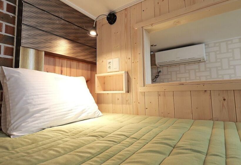 Pensão Favian Guest House