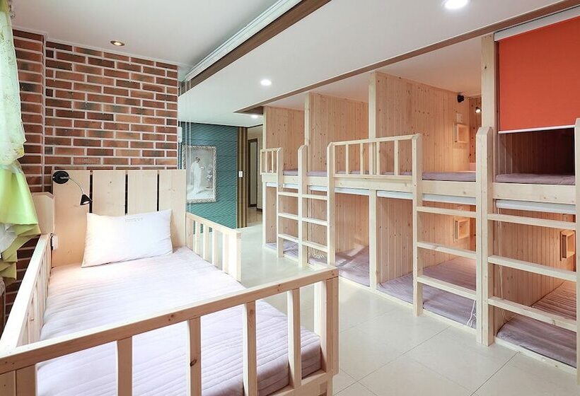 Pensão Favian Guest House