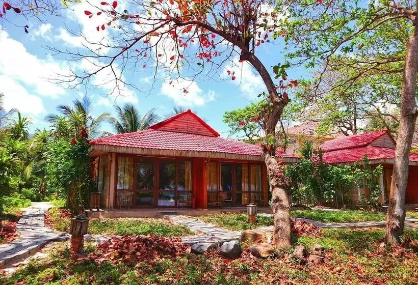 Tan Son Nhat Con Dao Resort