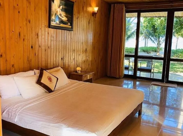 Tan Son Nhat Con Dao Resort