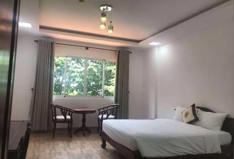 Tan Son Nhat Con Dao Resort
