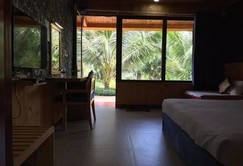 Tan Son Nhat Con Dao Resort