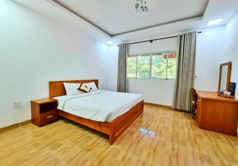 Tan Son Nhat Con Dao Resort