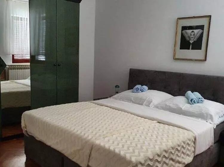Apartments Nadica