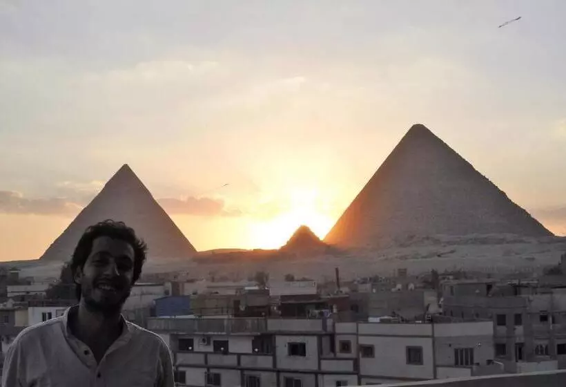 تختخواب و صبحانه Happy Days Pyramids Inn