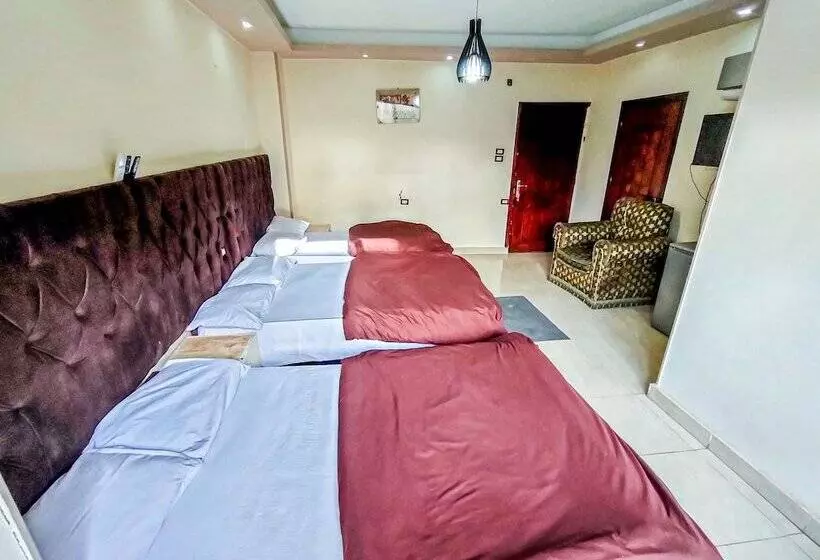 تختخواب و صبحانه Happy Days Pyramids Inn