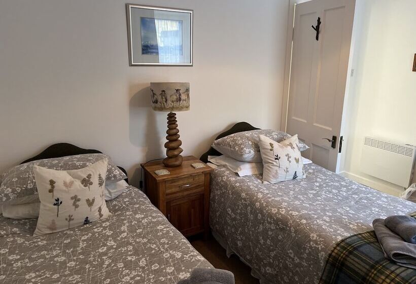 Harris White Cottage