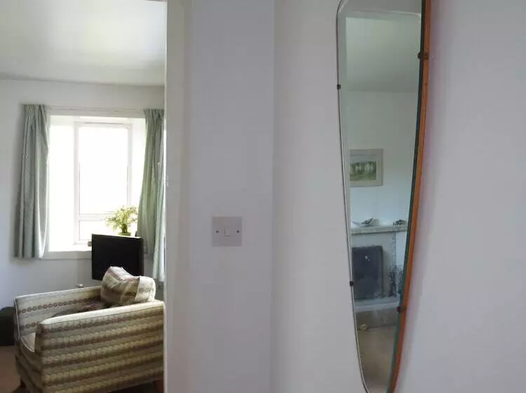 Harris White Cottage