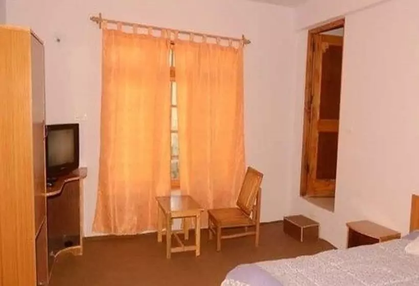 هتل Galaxy Ladakh