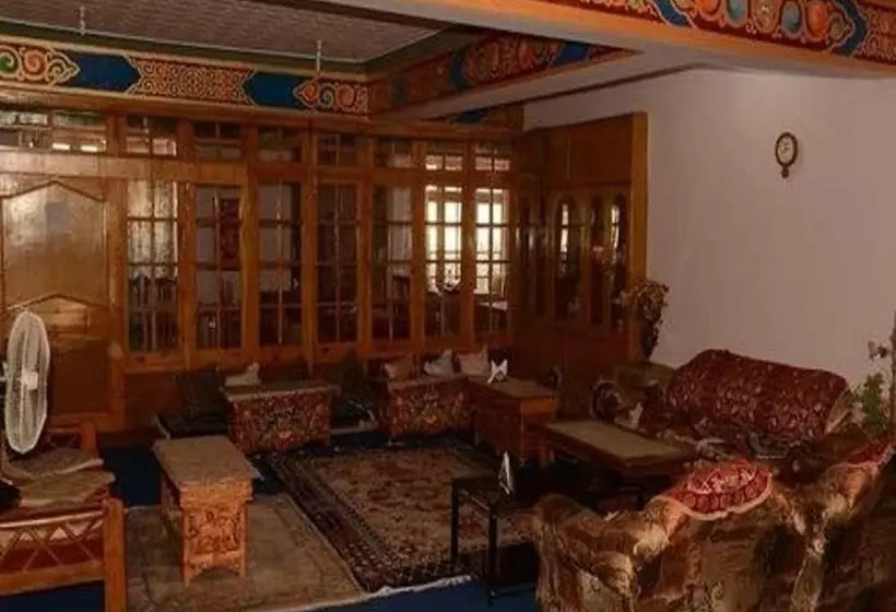 هتل Galaxy Ladakh