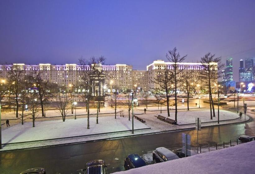 Lakshmi Rooms Park Pobedy